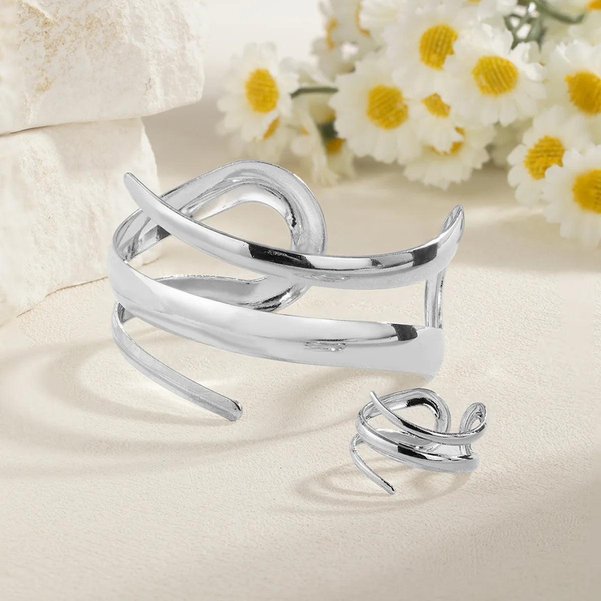 Ensemble de bracelets et bagues torsadés ouverts