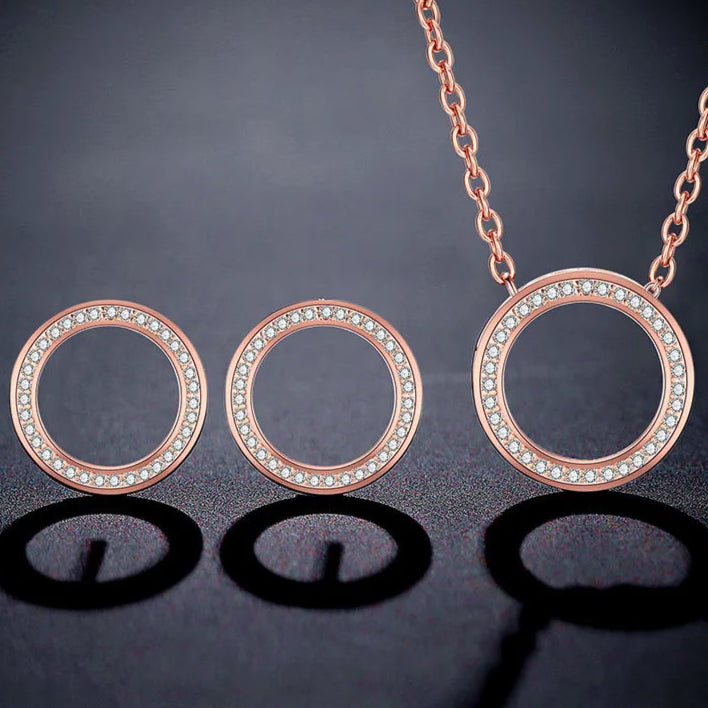 Ensemble collier et boucles d'oreilles à tige circulaires