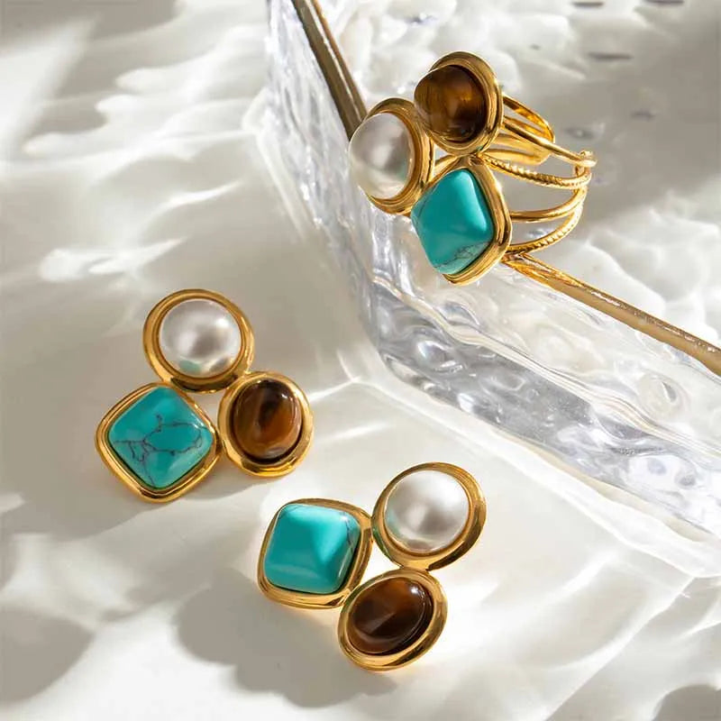 Ensemble de boucles d'oreilles et bagues en pierre naturelle