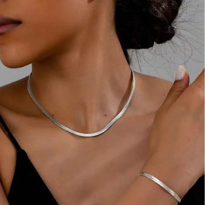 Ensemble collier et bracelet à chaîne serpent