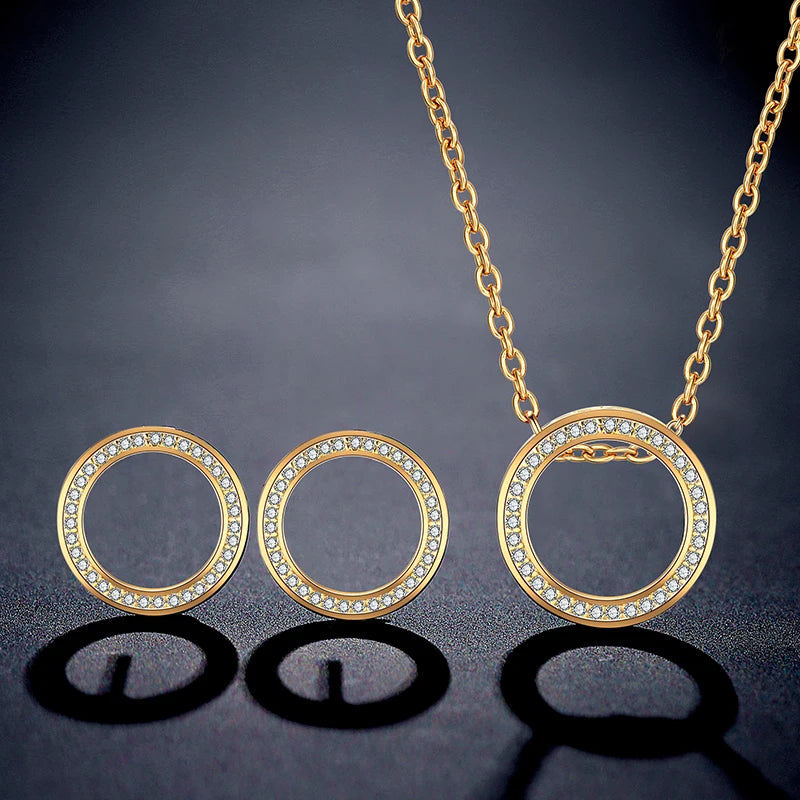 Ensemble collier et boucles d'oreilles à tige circulaires