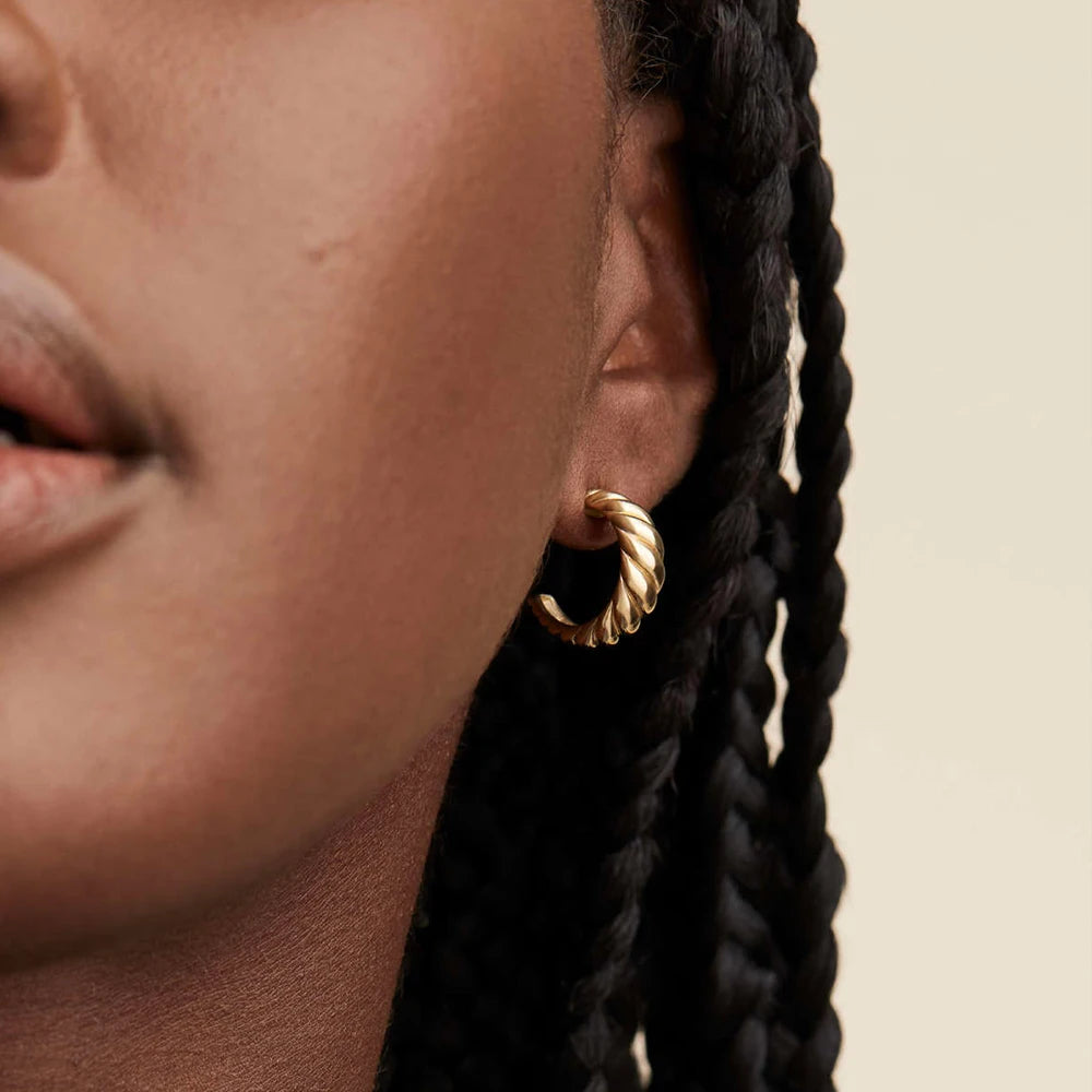 Boucles d'oreilles créoles courbées